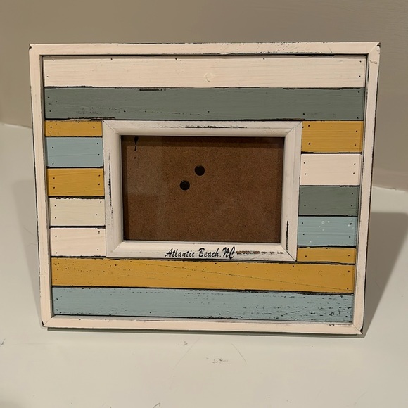 FRAME ~ shiplap white/green/yellow/blue - Picture 1 of 2